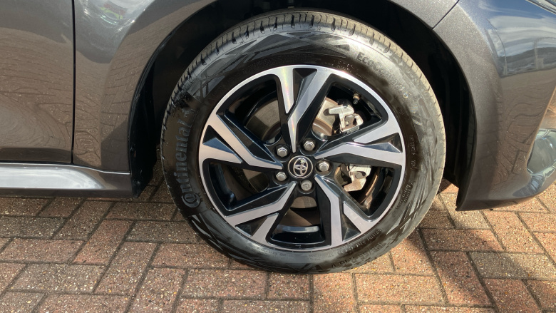 Toyota Yaris 1.5 Hybrid Design 5dr CVT Hybrid Hatchback